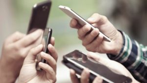 El 27 de junio el Gobierno eliminó las regulaciones que frenaban los aumentos de las empresas de telefonía celular e internet.