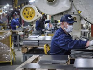 el Índice de producción industrial manufacturero arroja índices negativos desde mayo de 2023.