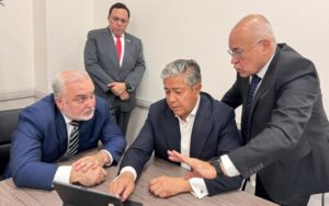 Figueroa se reunió con las autoridades de Petrobras.