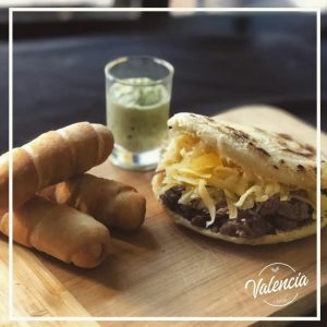 Tequeños y arepas: uno de los atractivos de Valencia Food.